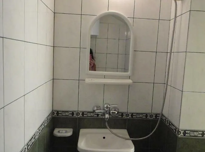 Guest Kotvаta 2* 로제넷츠